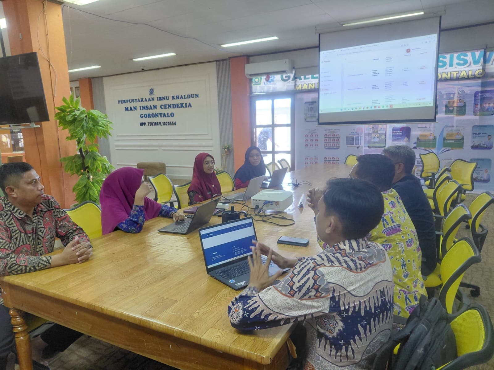 Tim Kurasi Prestasi MAN IC Gorontalo Terima Kunjungan Studi Tiru MAN 1 Kota Gorontalo