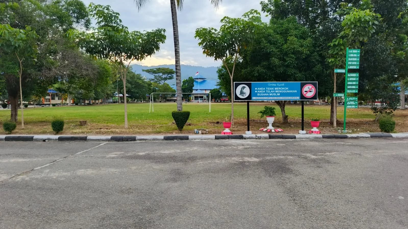 Area lapangan madrasah