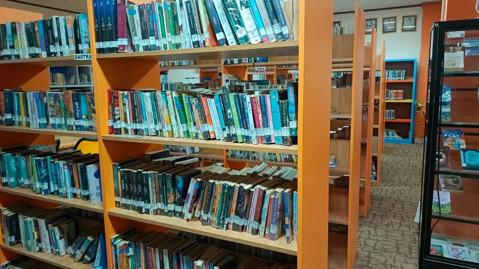 Area buku Perpustakaan