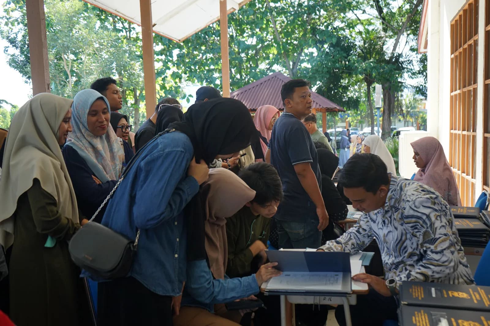 Penyerahan Laporan Hasil Belajar Murid Semester Genap T.A 2025-2026