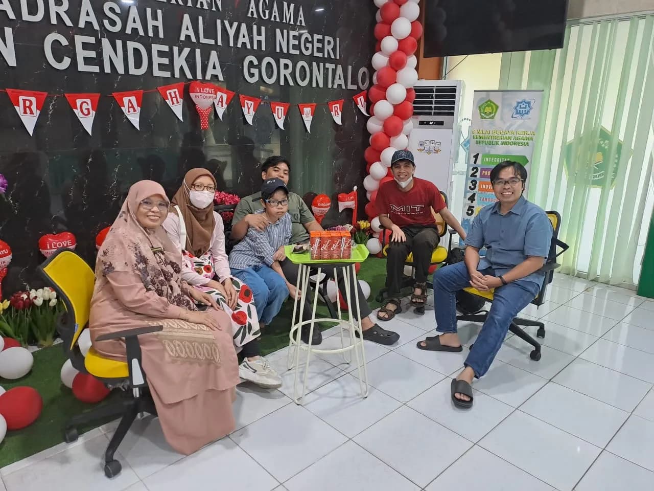 Kepala MAN IC Gorotalo terima kunjungan SilaturahIm alumni dari Jepang
