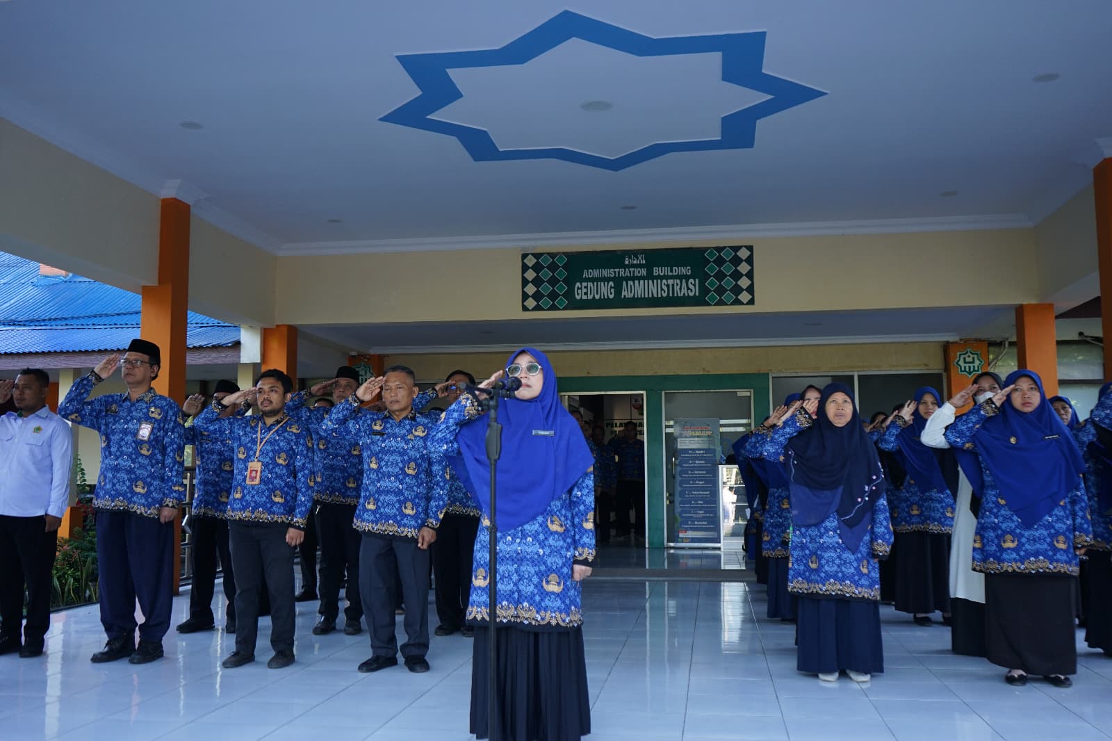 MAN IC GORONTALO GELAR UPACARA PERINGATAN HARI LAHIR PANCASILA DAN PEMBUKAAN ASESMEN SUMATIF SEMESTER GENAP
