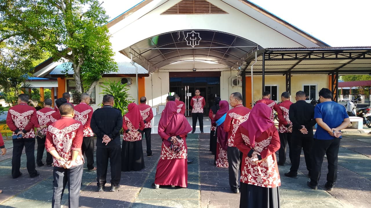Kepala Tata Usaha Pimpin Apel Awal Bulan, Tekankan Peningkatan Layanan dan Kepedulian Lingkungan