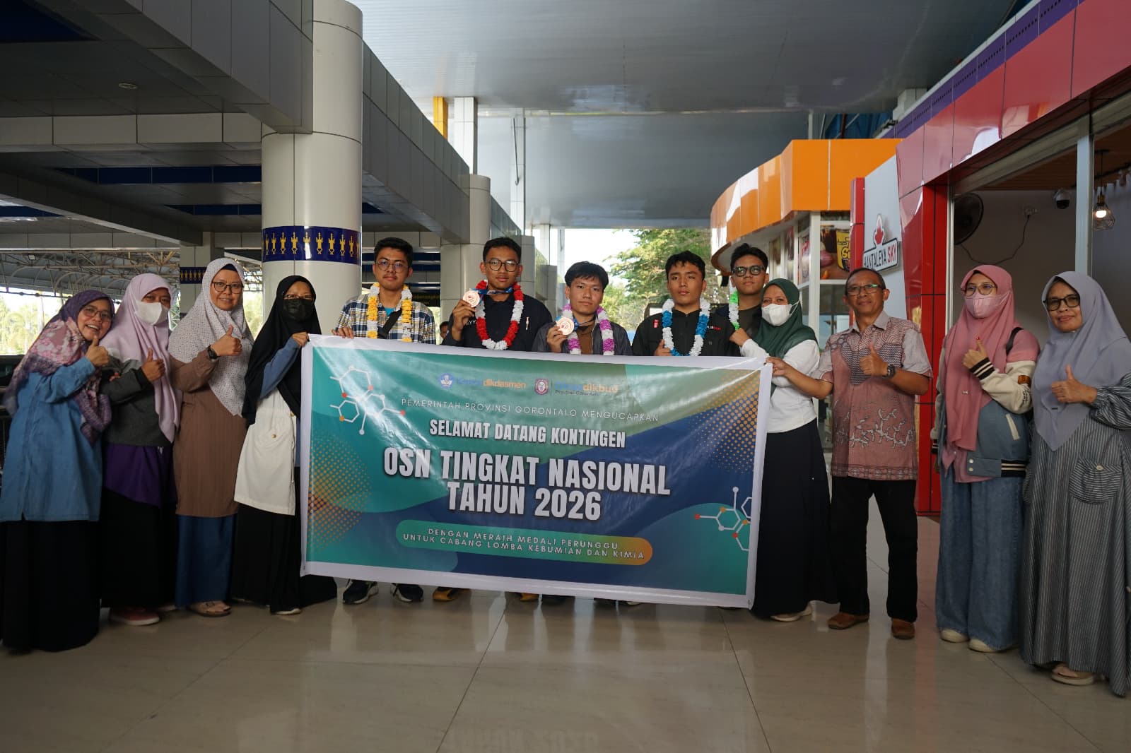 Harumkan Nama Provinsi Gorontalo, Tim OSN 2026 Disambut Penuh Kebanggaan di Bandara Djalaluddin