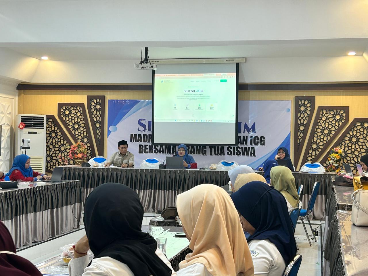 Perkuat Sinergi Madrasah, Kepala MAN IC Gorontalo, Komite, dan Orang Tua, Gelar Rapat Koordinasi dan Sosialisasi Pembangunan Zona Integritas